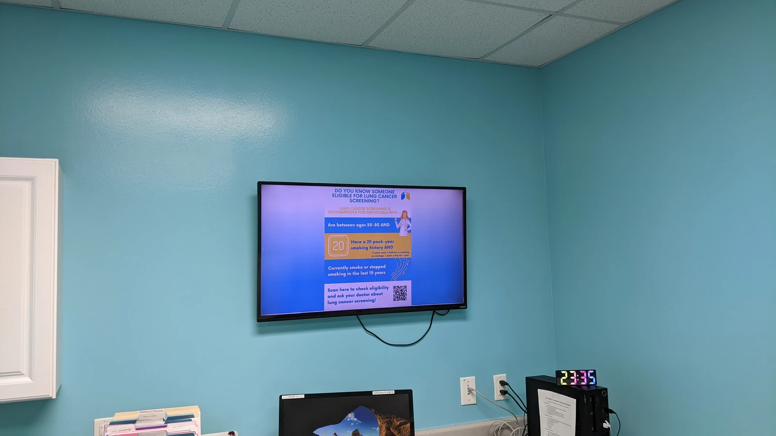 Lung cancer screening information displayed in a healthcare setting
